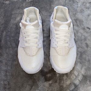 White Nike Huarache Run